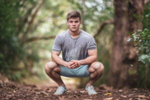 Read more about the article Best Calisthenics Leg Workout: 6 Calisthenics Exercises to Unleash Leg Strength & Size